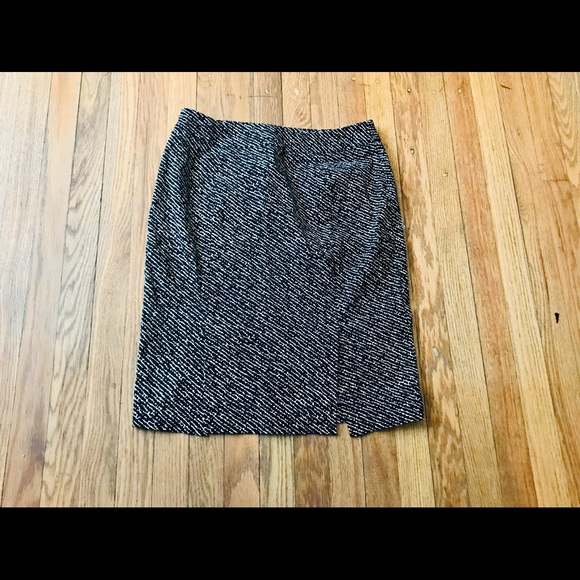 New York and Company Stretch Pencil Skirt - Picture 1 of 7